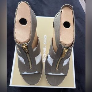 New Michael Kors Okive Green Canvas wedges